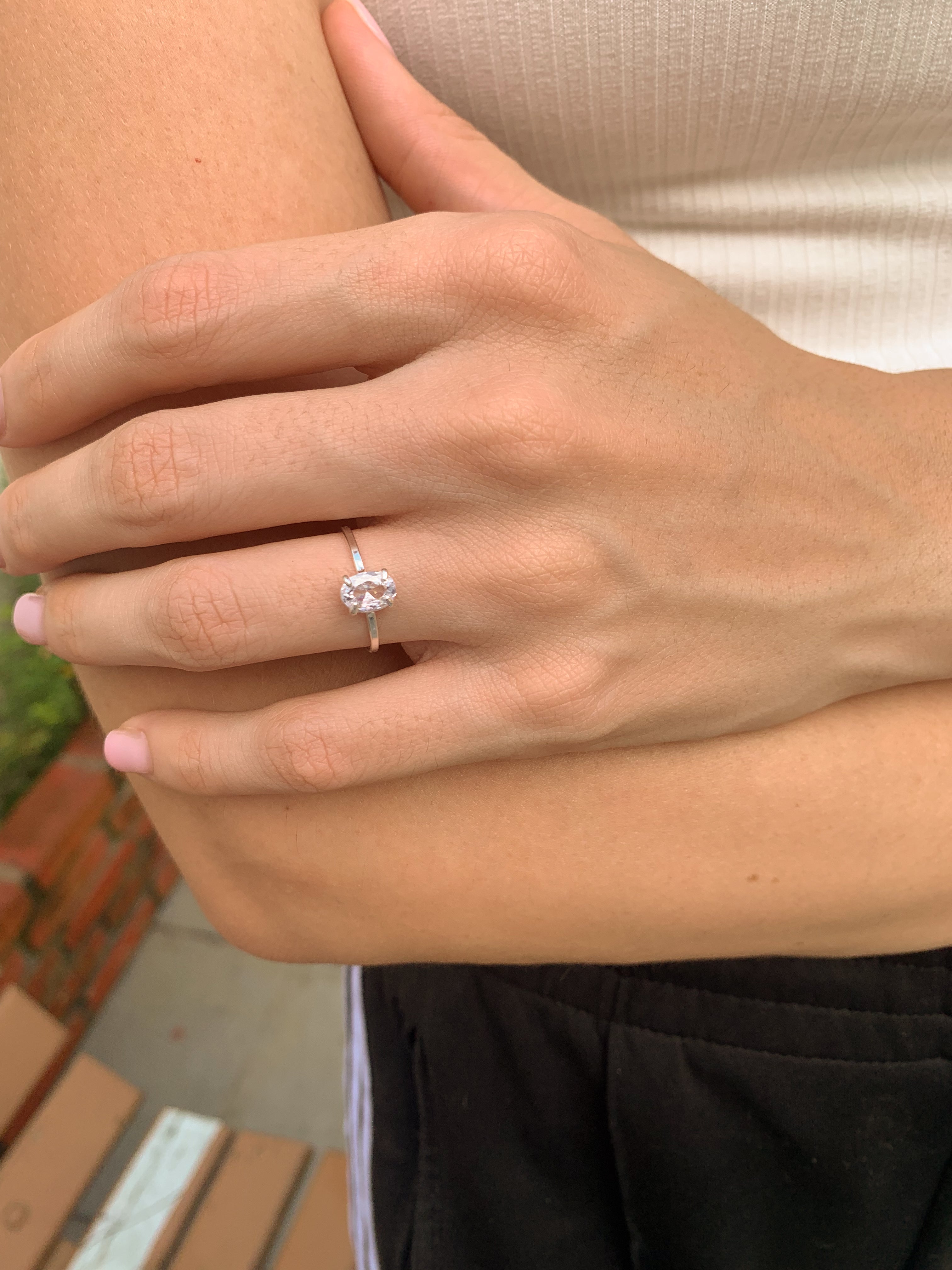 Anel Solitário Oval - Prata 925