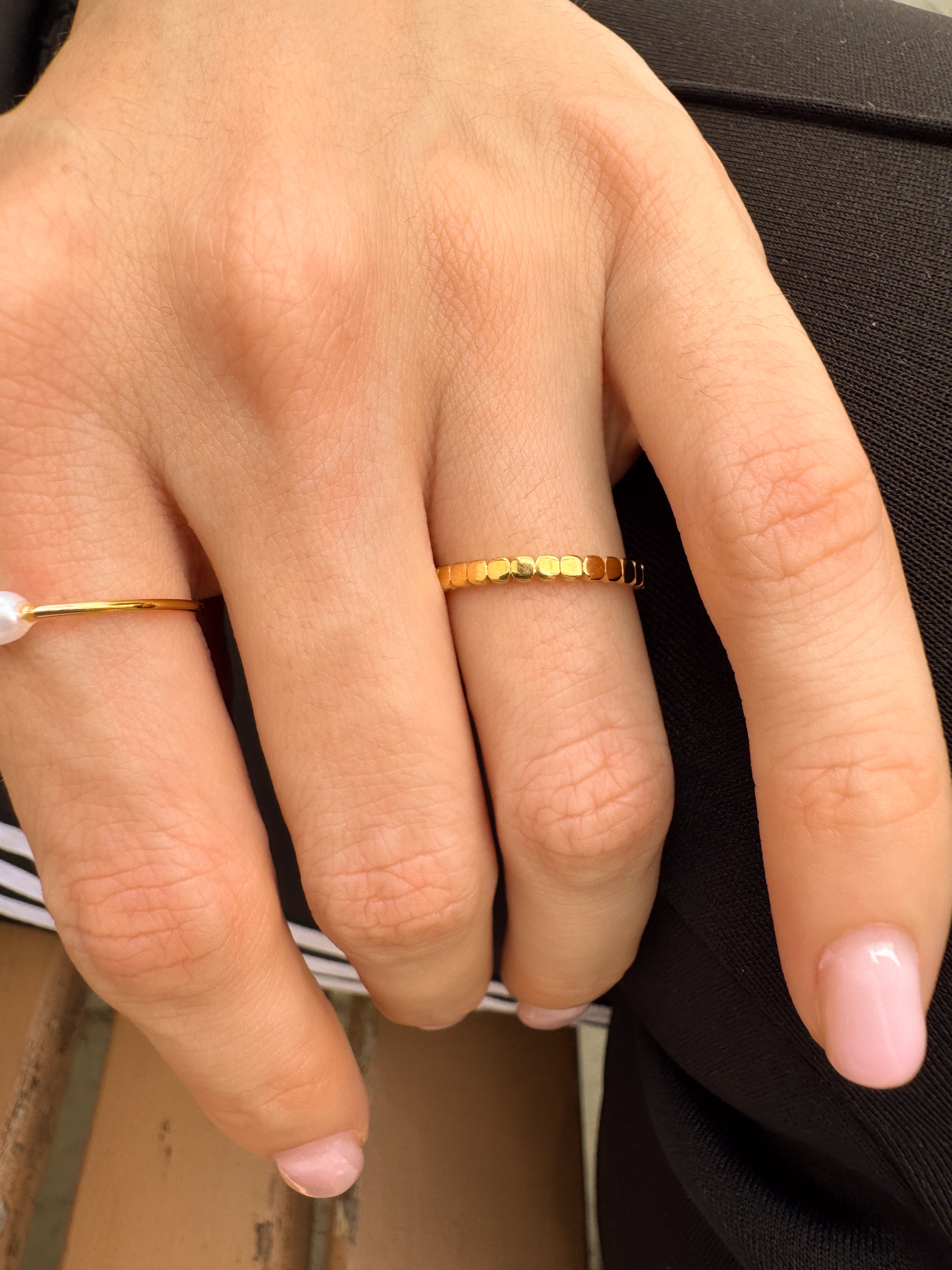 Anel Pontilhado Fino - Dourado