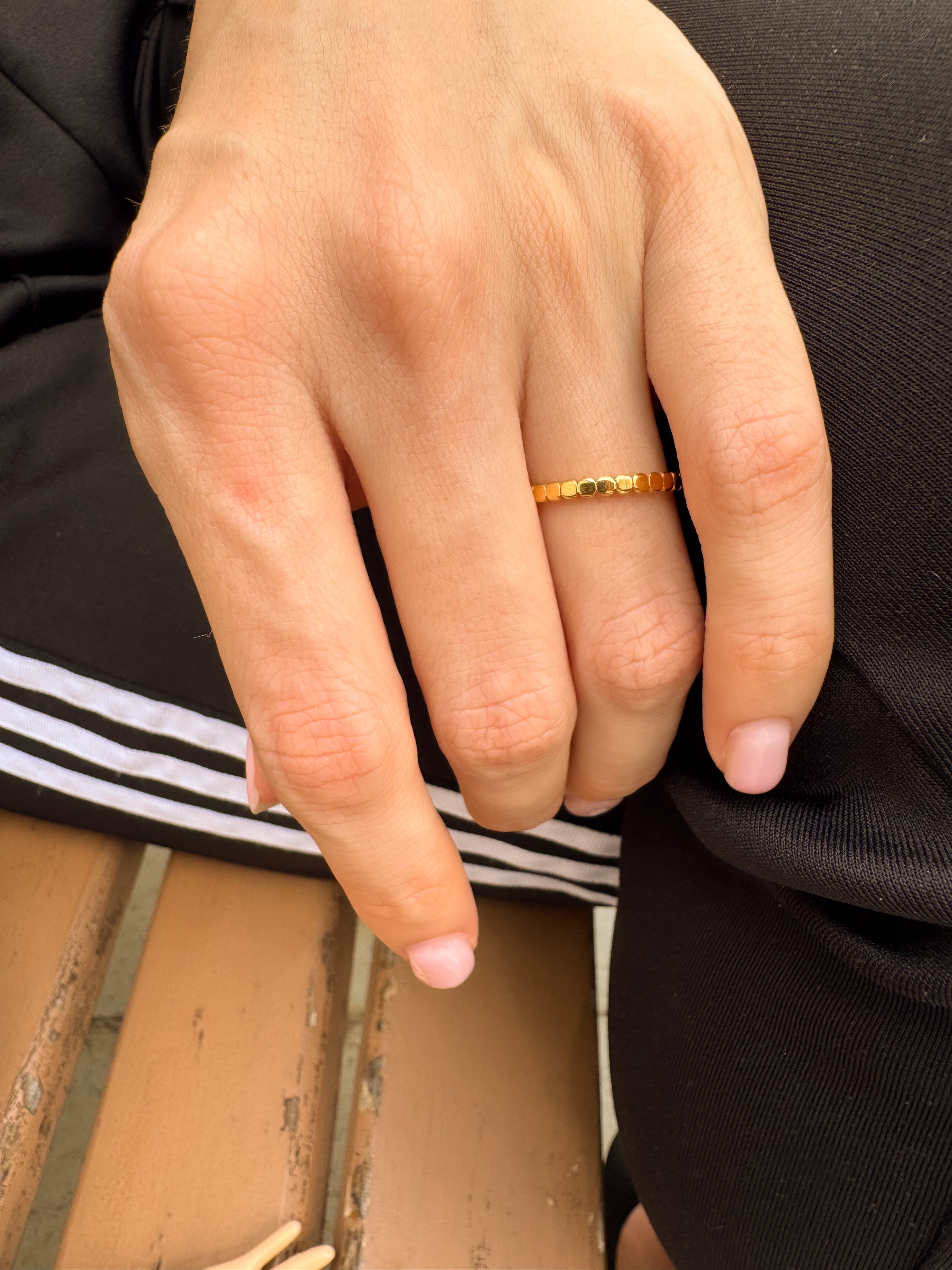 Anel Pontilhado Fino - Dourado