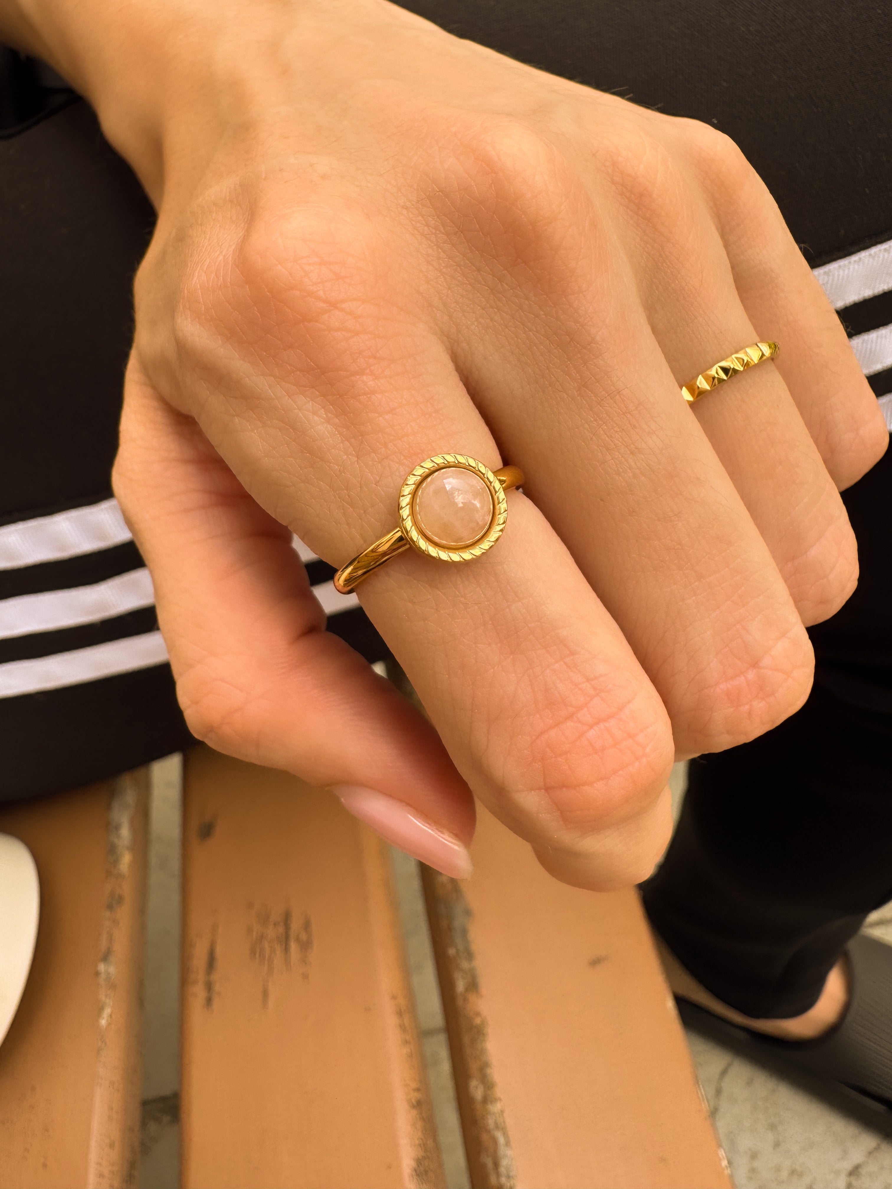 Anel Quartzo Rosa - Dourado