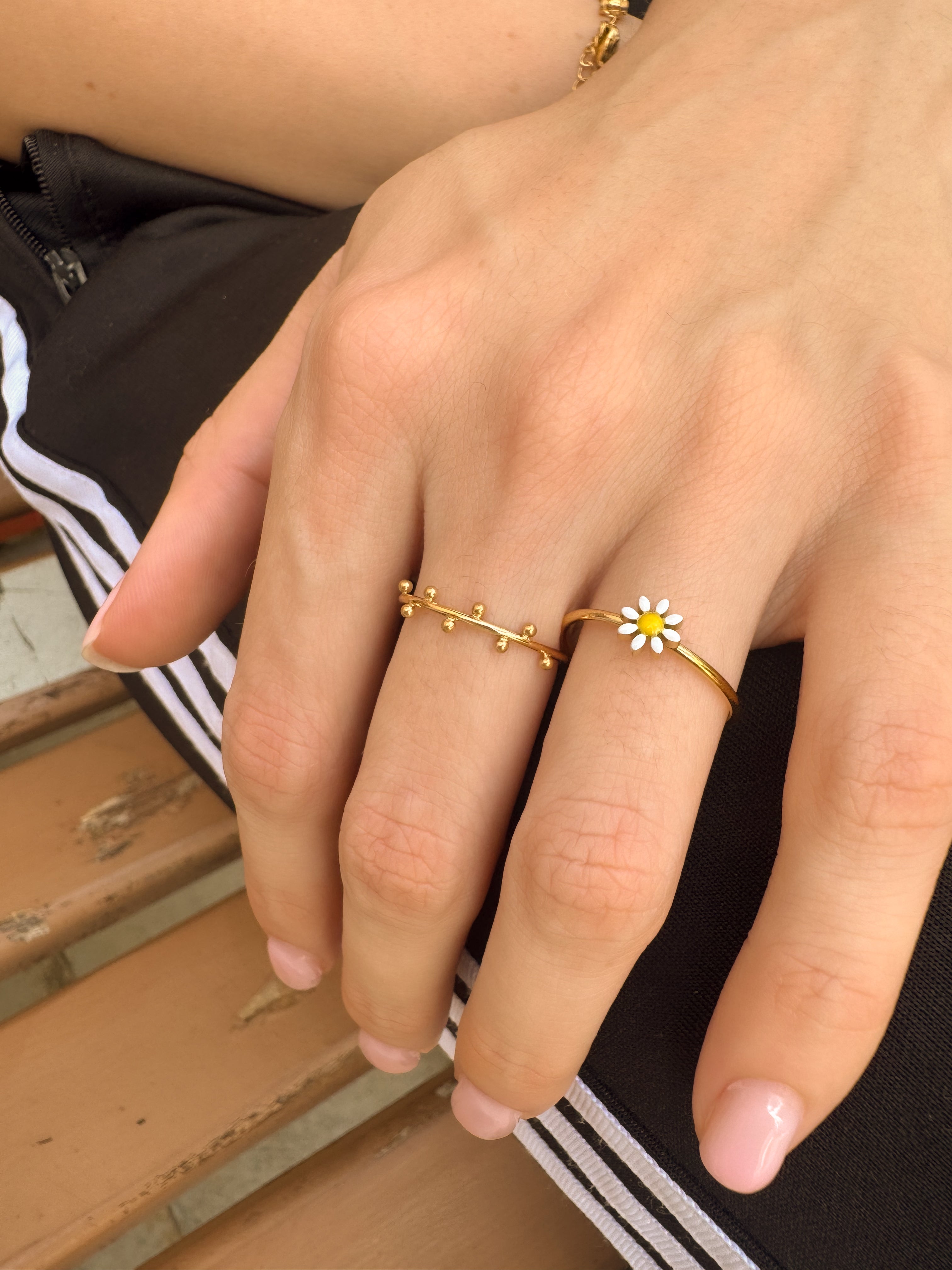 Anel Oito Bolinhas - Dourado