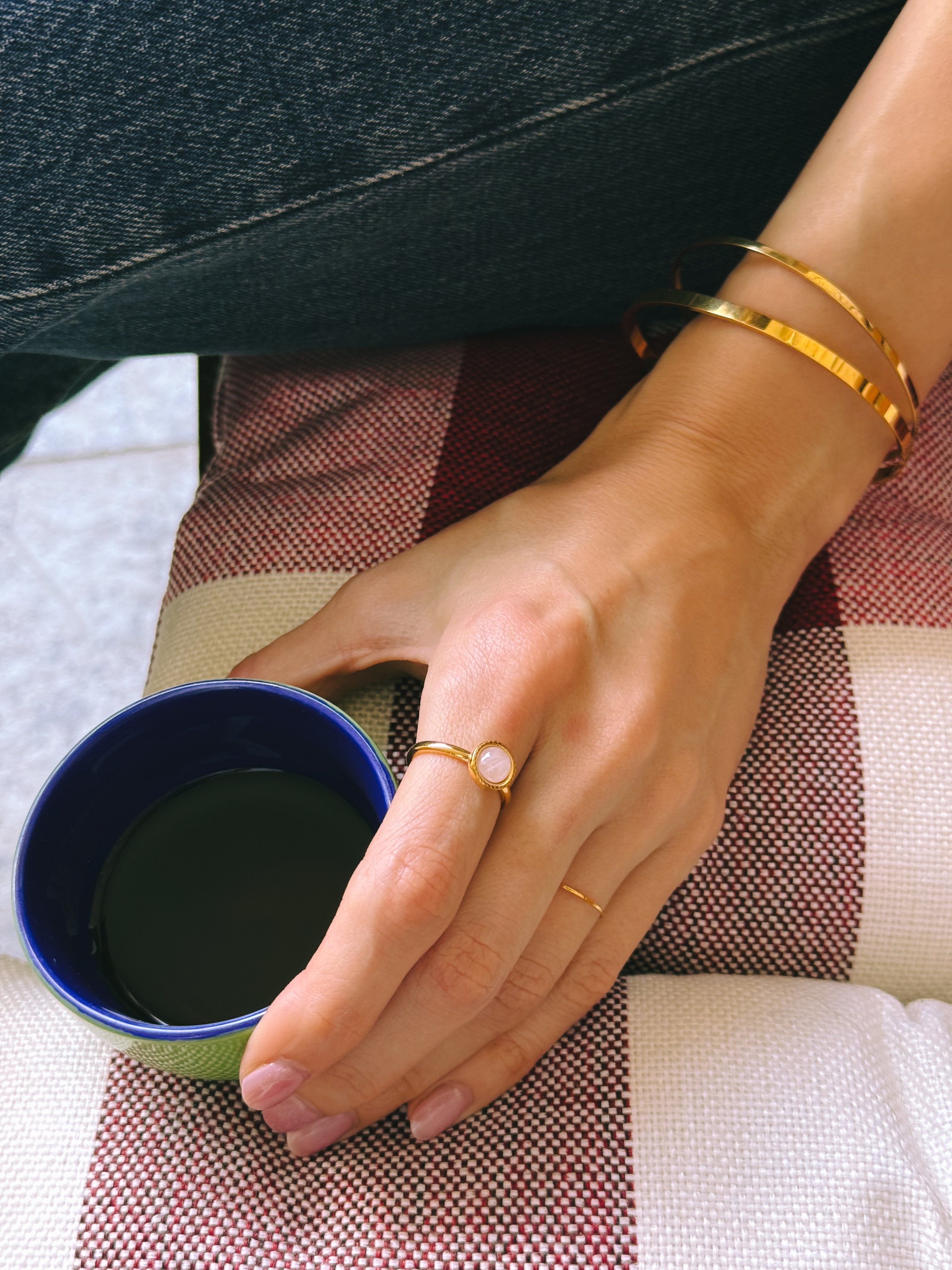 Anel Quartzo Rosa - Dourado