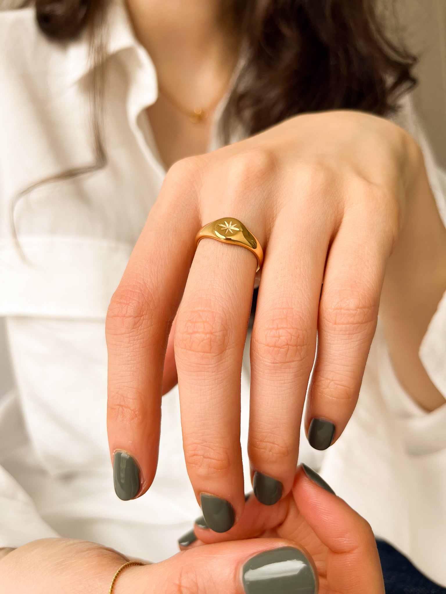 Anel Sinete Star - Dourado