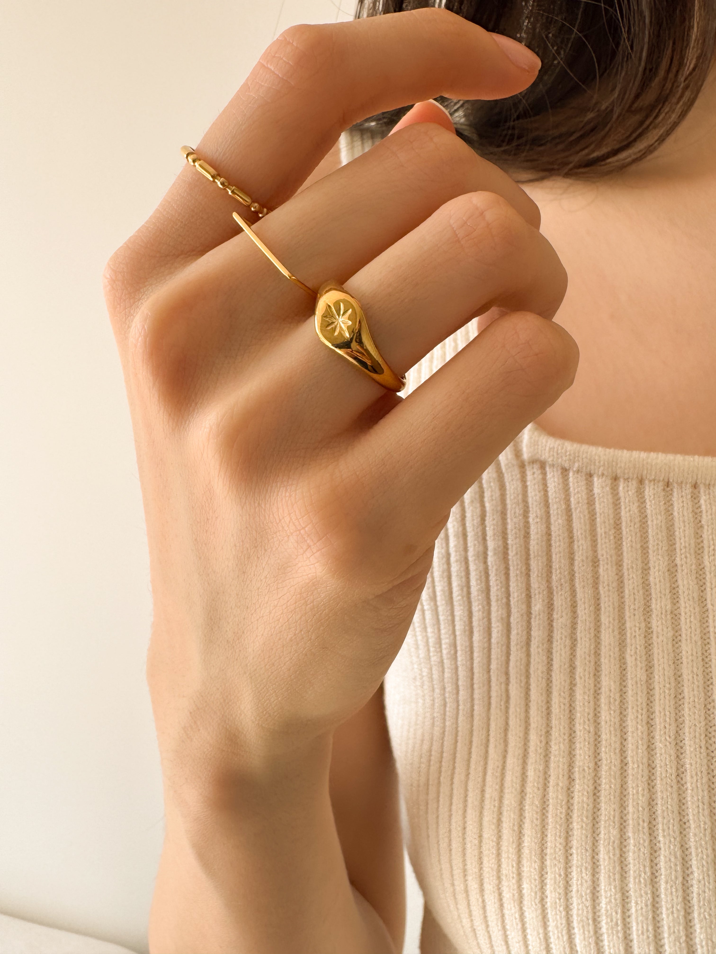 Anel Sinete Star - Dourado