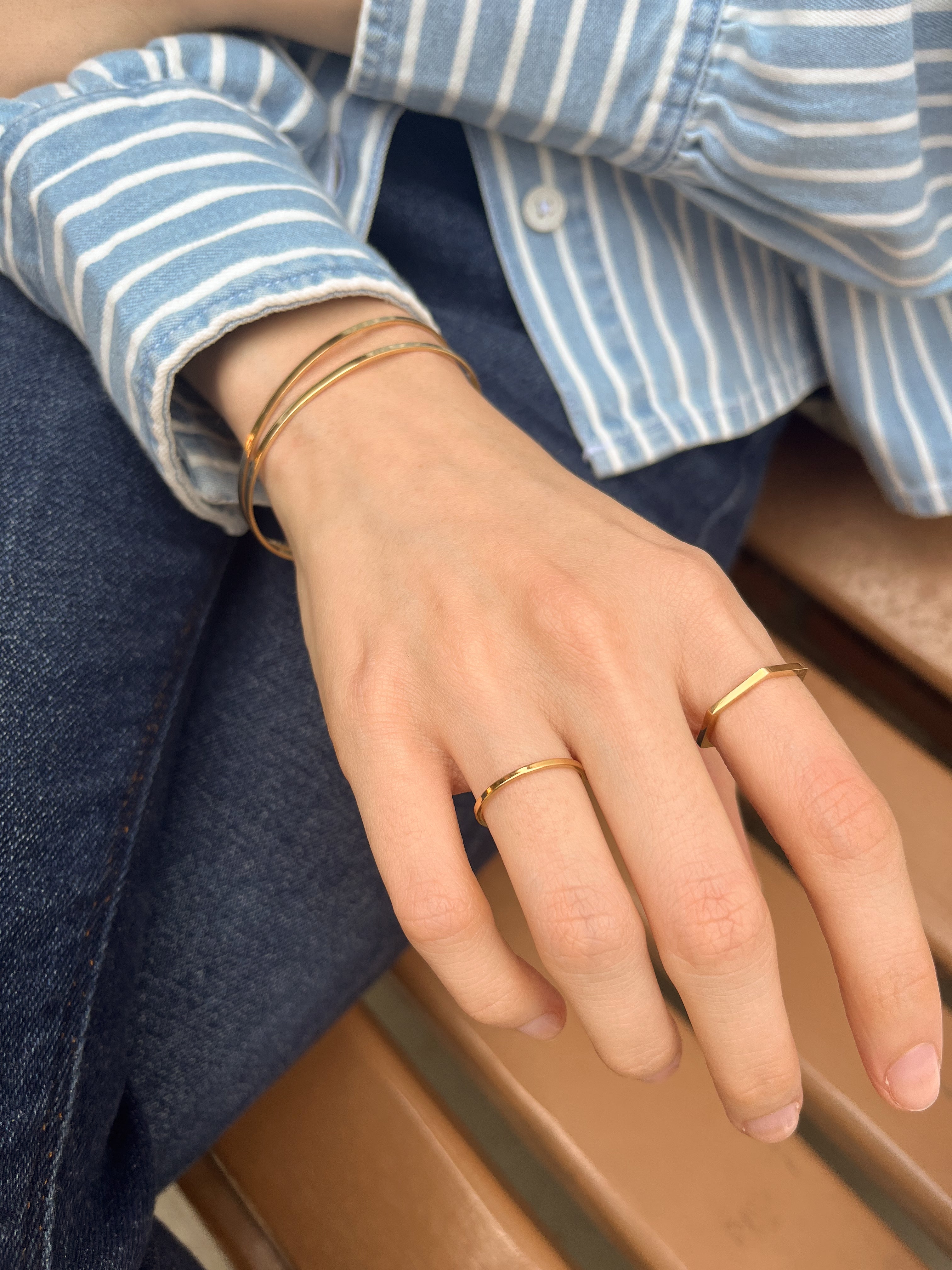 Aliancinha Lisa Fio Quadrado - Dourada