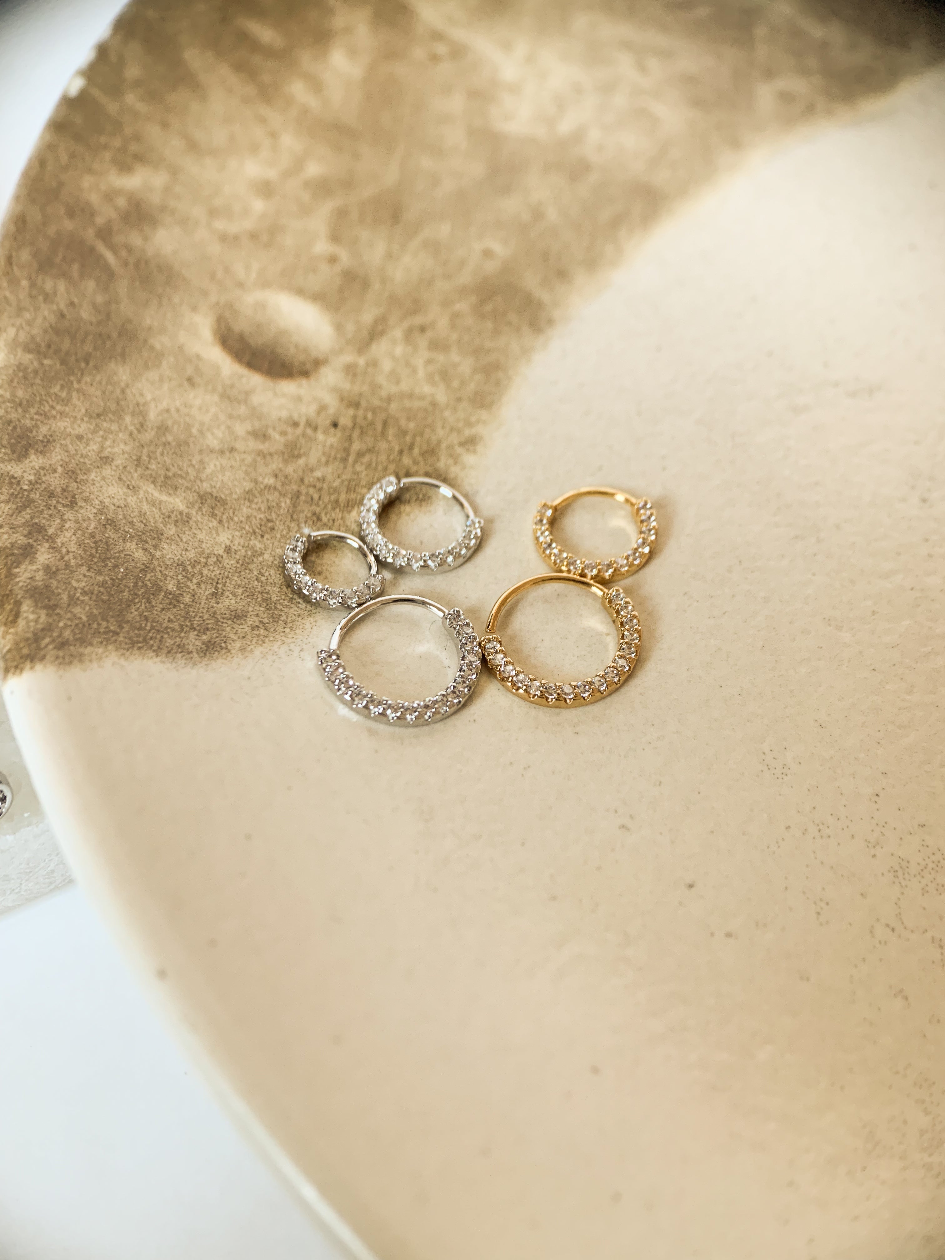 Piercing Cravejado Central - Prata 925