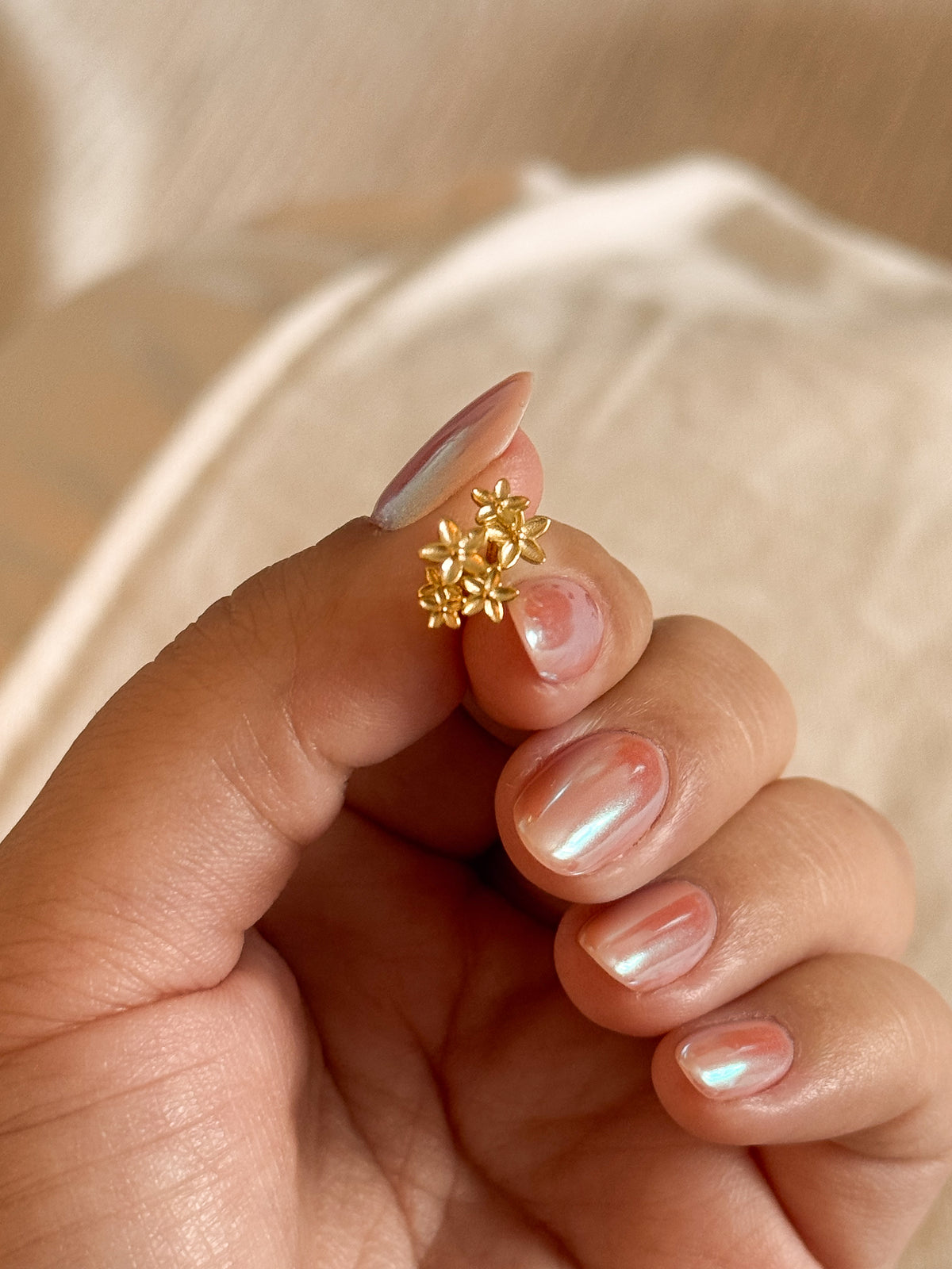 Brinco Mini Florzinha - Dourado
