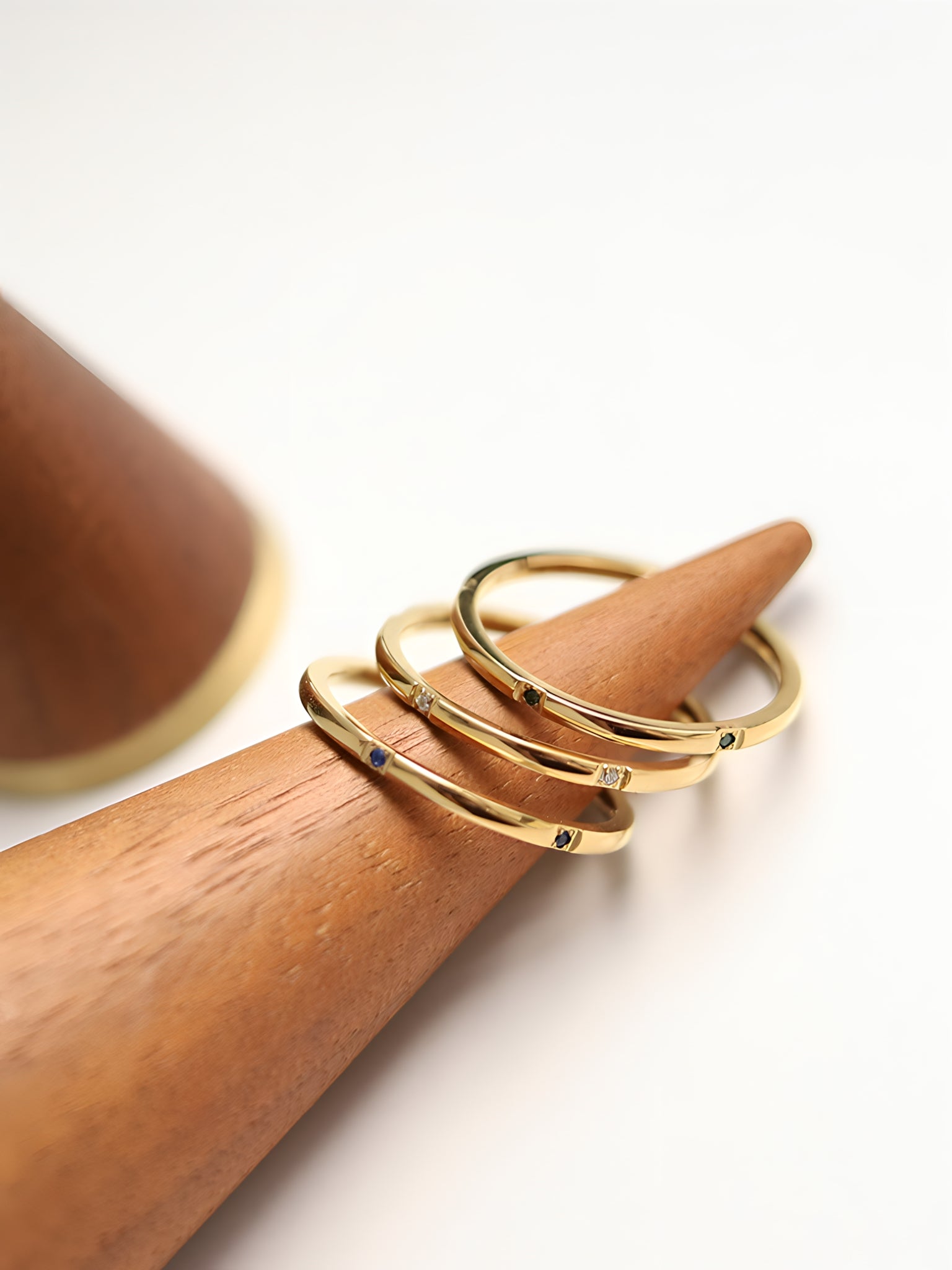 Anel 3 Pedras Cristal - Dourado