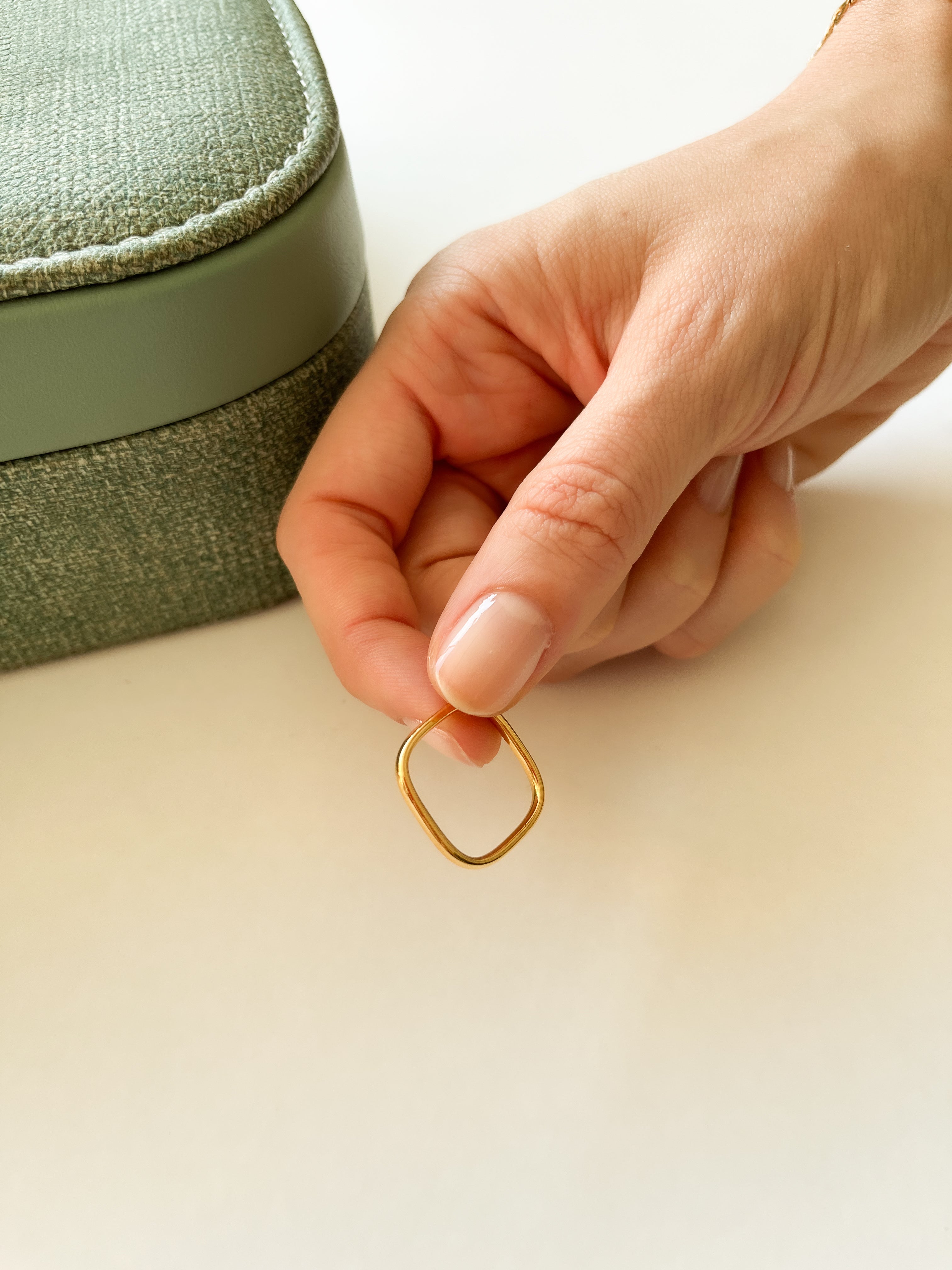 Anel Square - Dourado