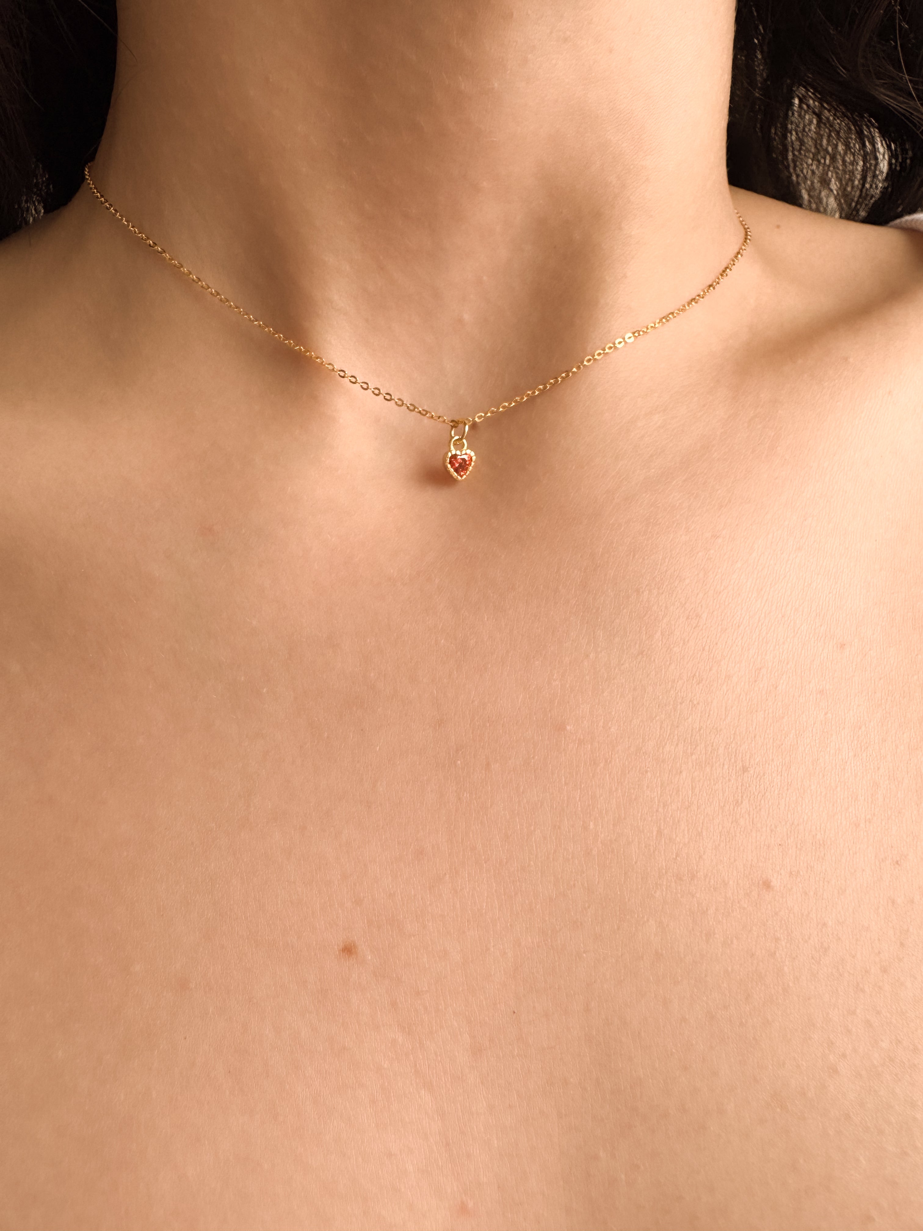Colar Mini Coração Vermelho - Dourado