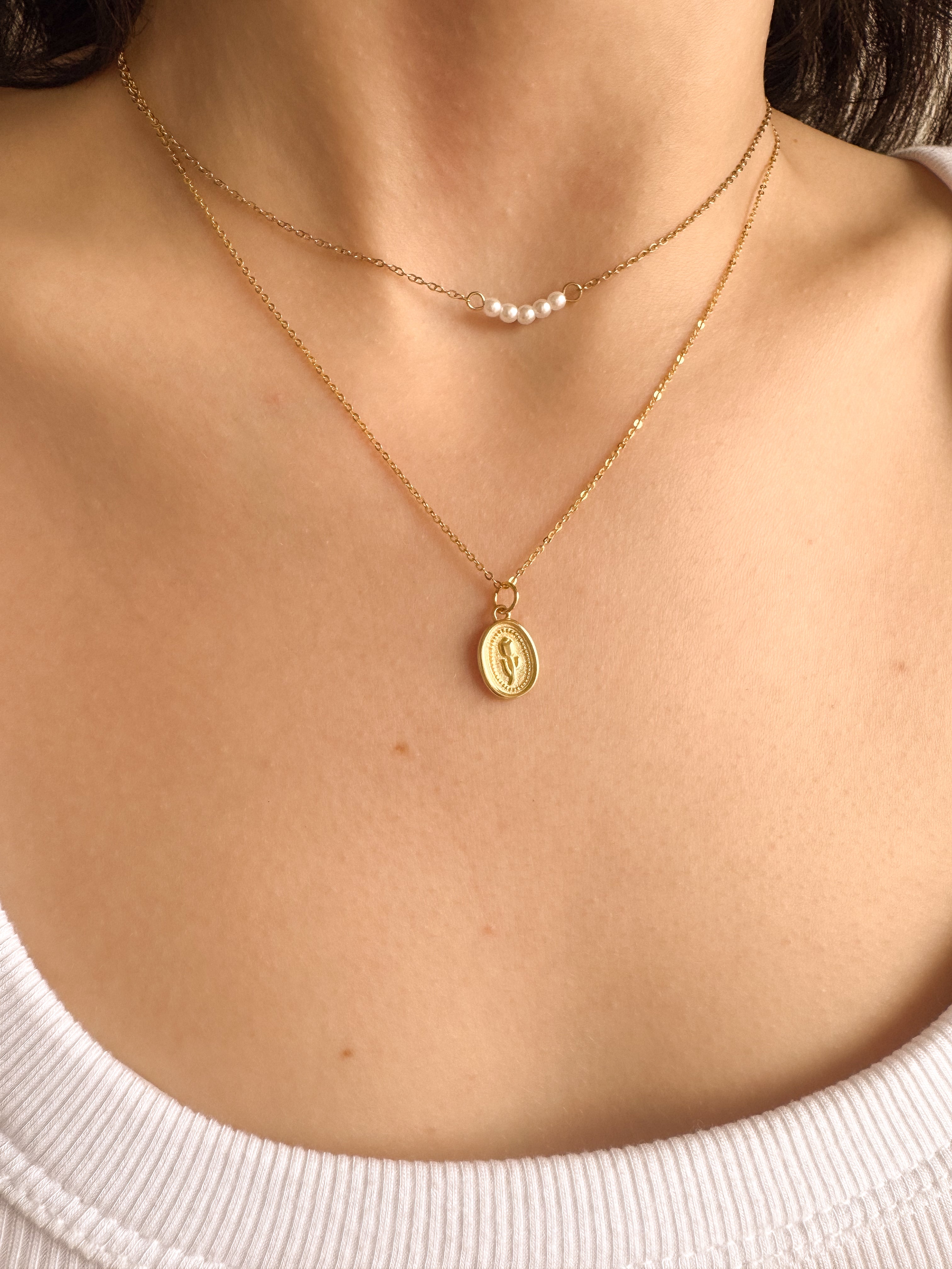 Colar Medalha Tulipa Vintage - Dourado