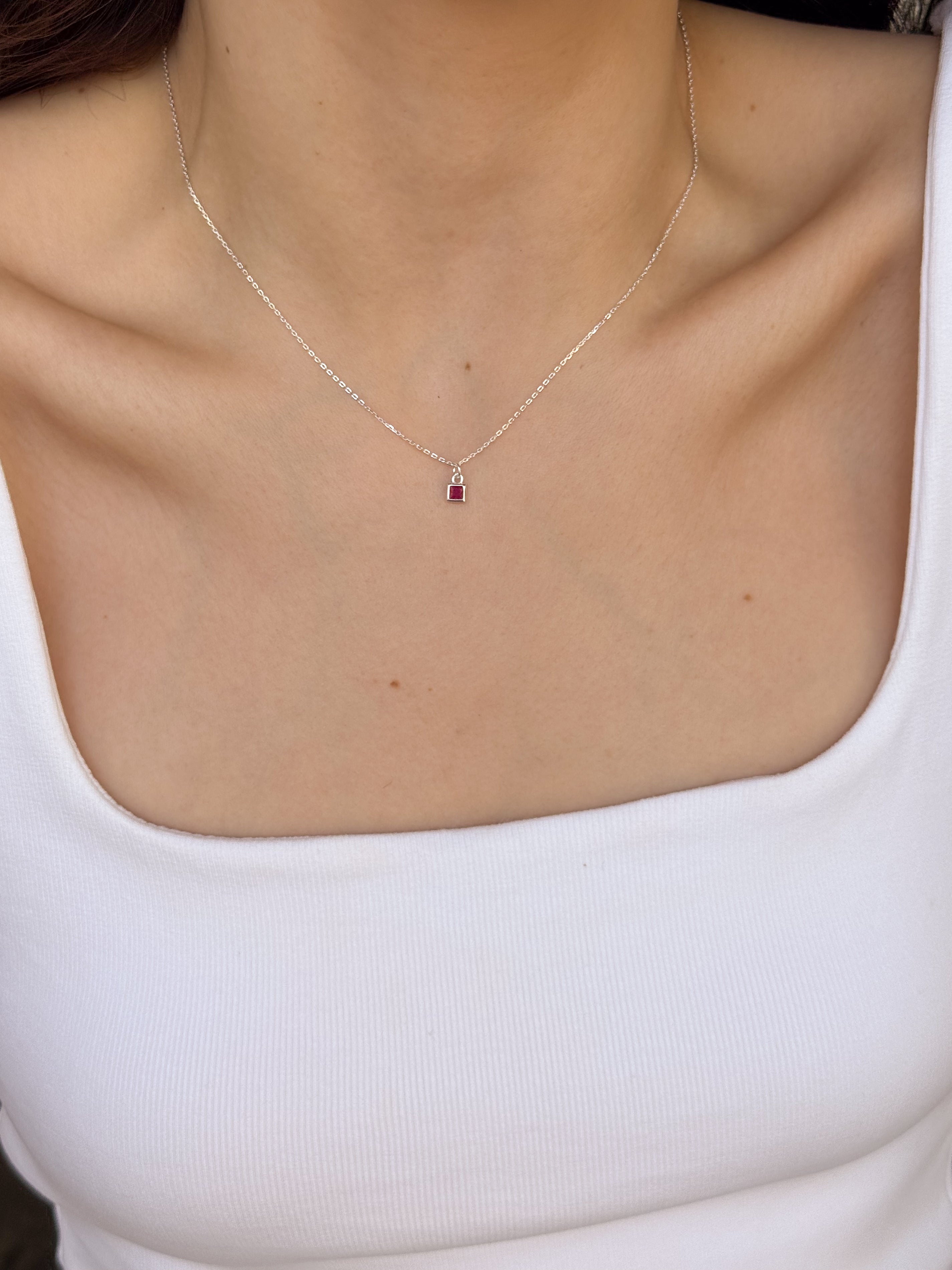 Colar Mini Square Rosa - Prata 925