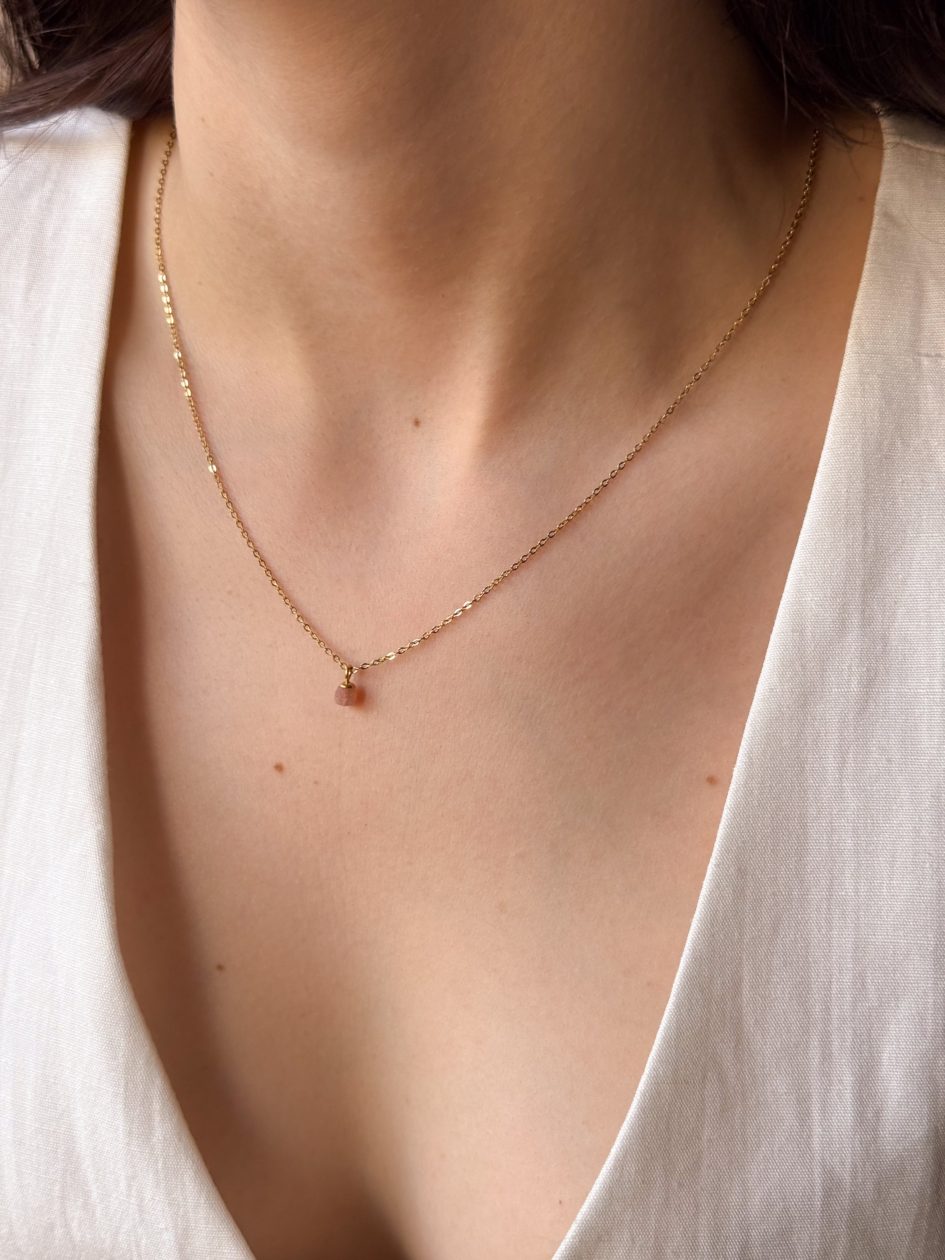 Colar Mini Quartzo Strawberry Natural - Dourado