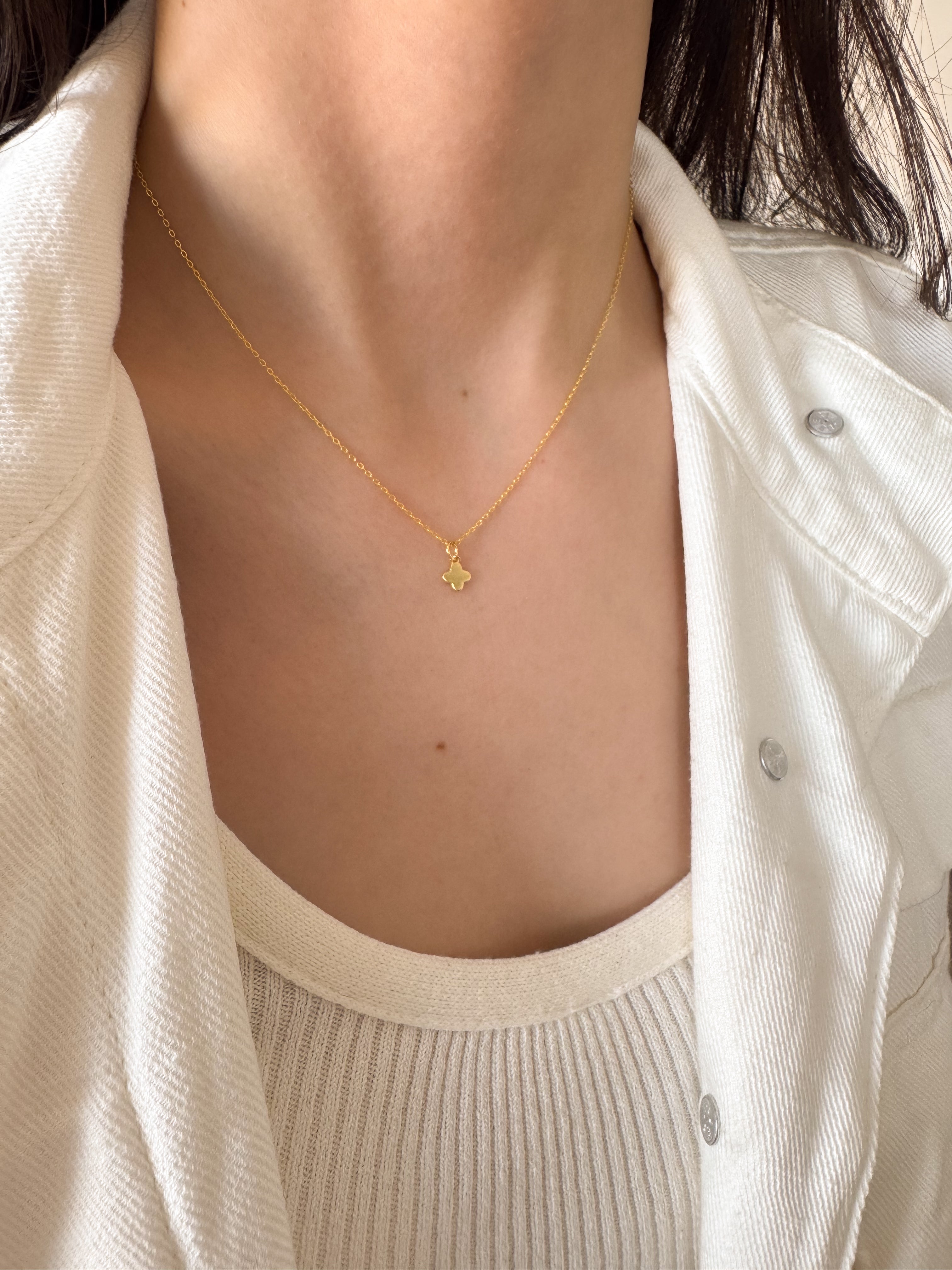 Colar Mini Trevo Liso - Dourado