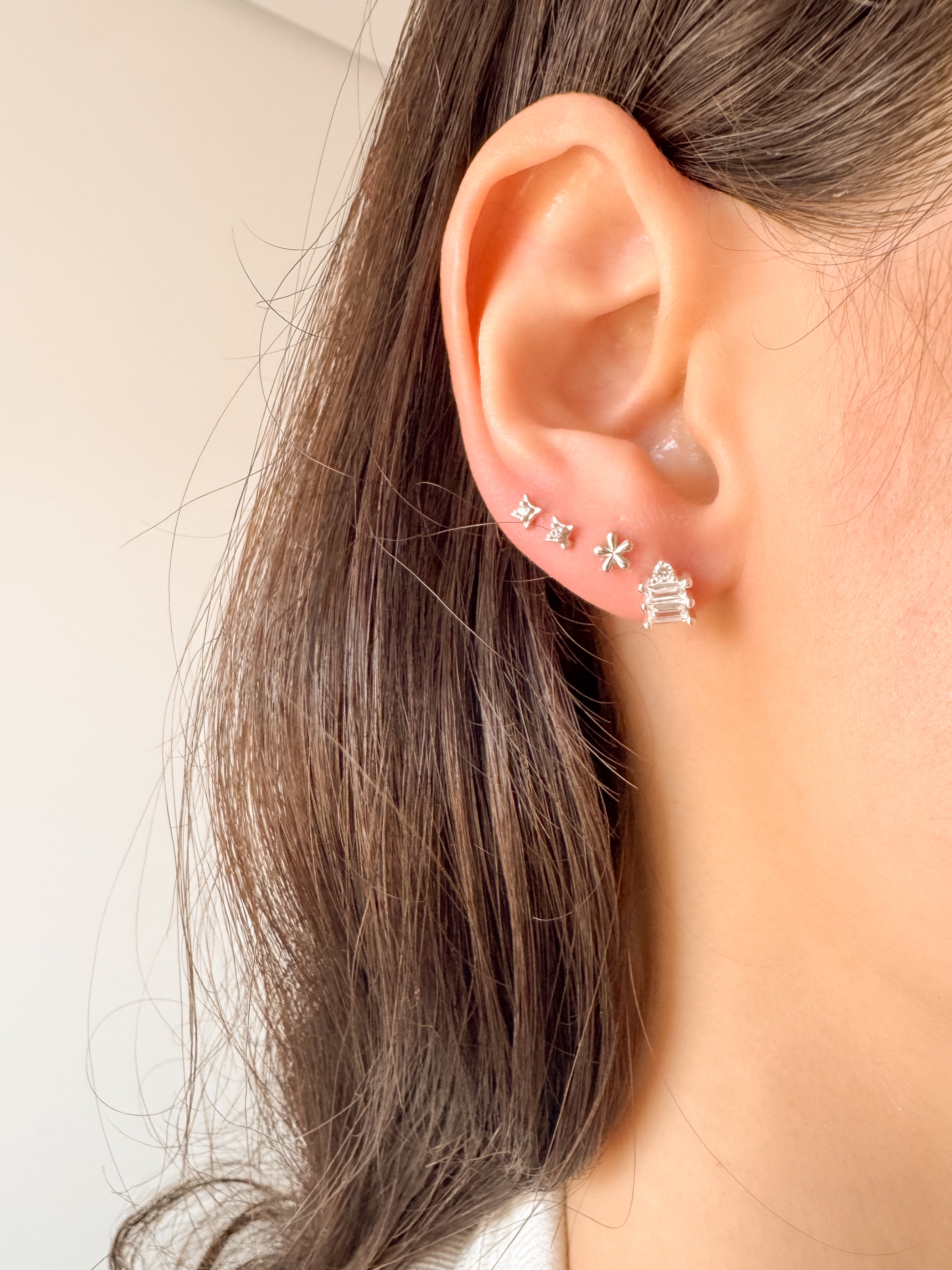 Brinco Coroa Ponto de Luz - Prata 925