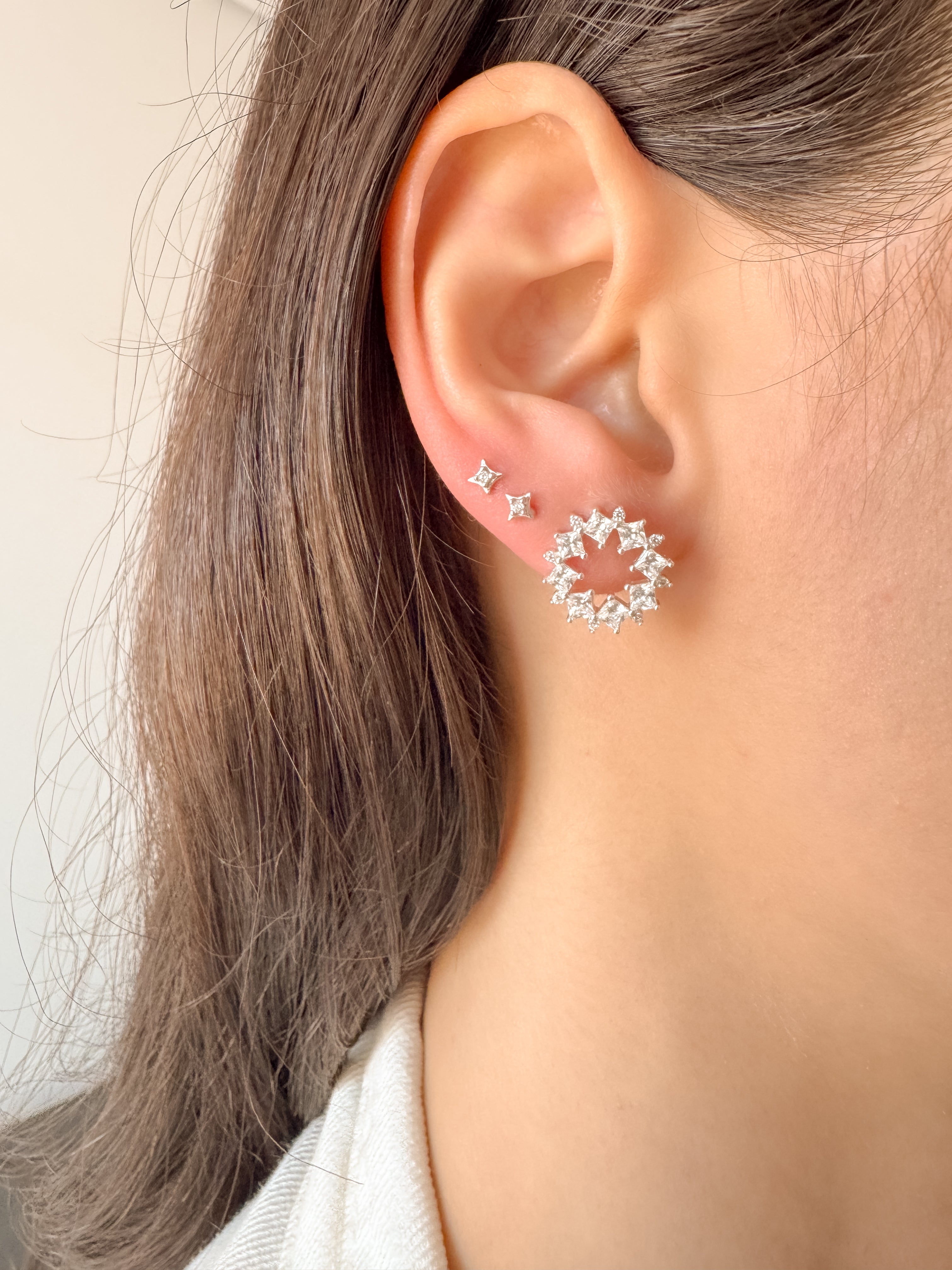 Brinco Flor Cravejado - Prata 925