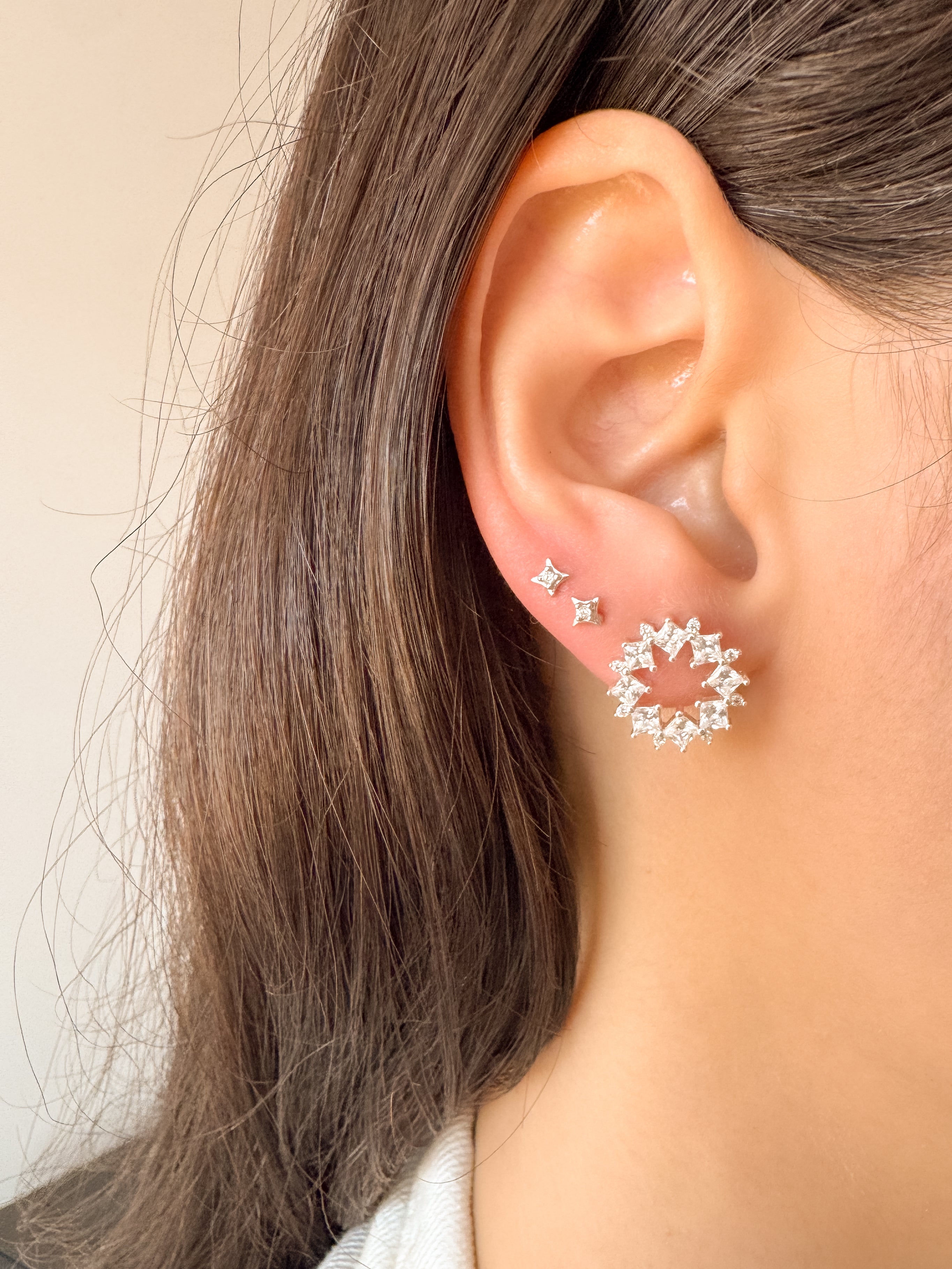 Brinco Flor Cravejado - Prata 925