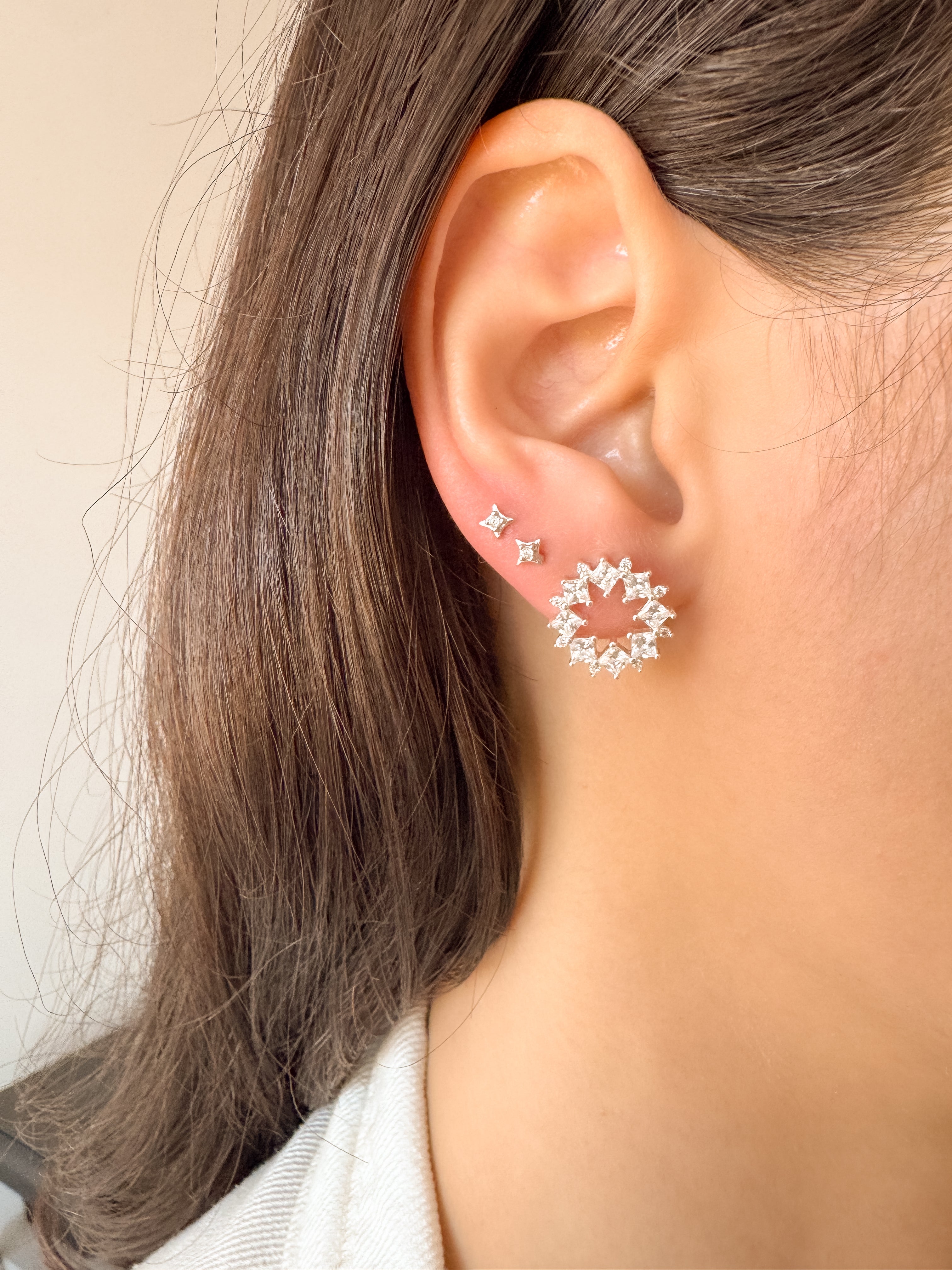 Brinco Flor Cravejado - Prata 925