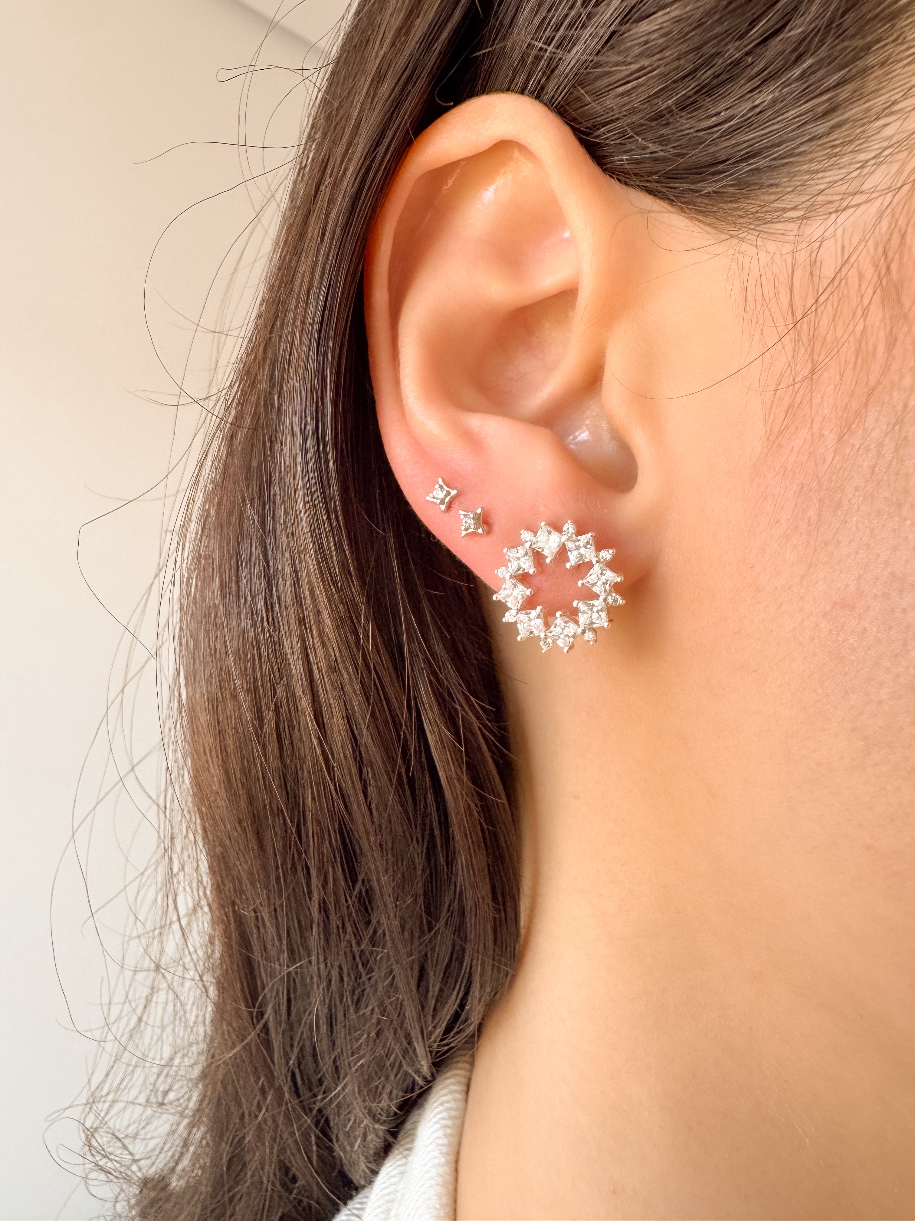 Brinco Flor Cravejado - Prata 925