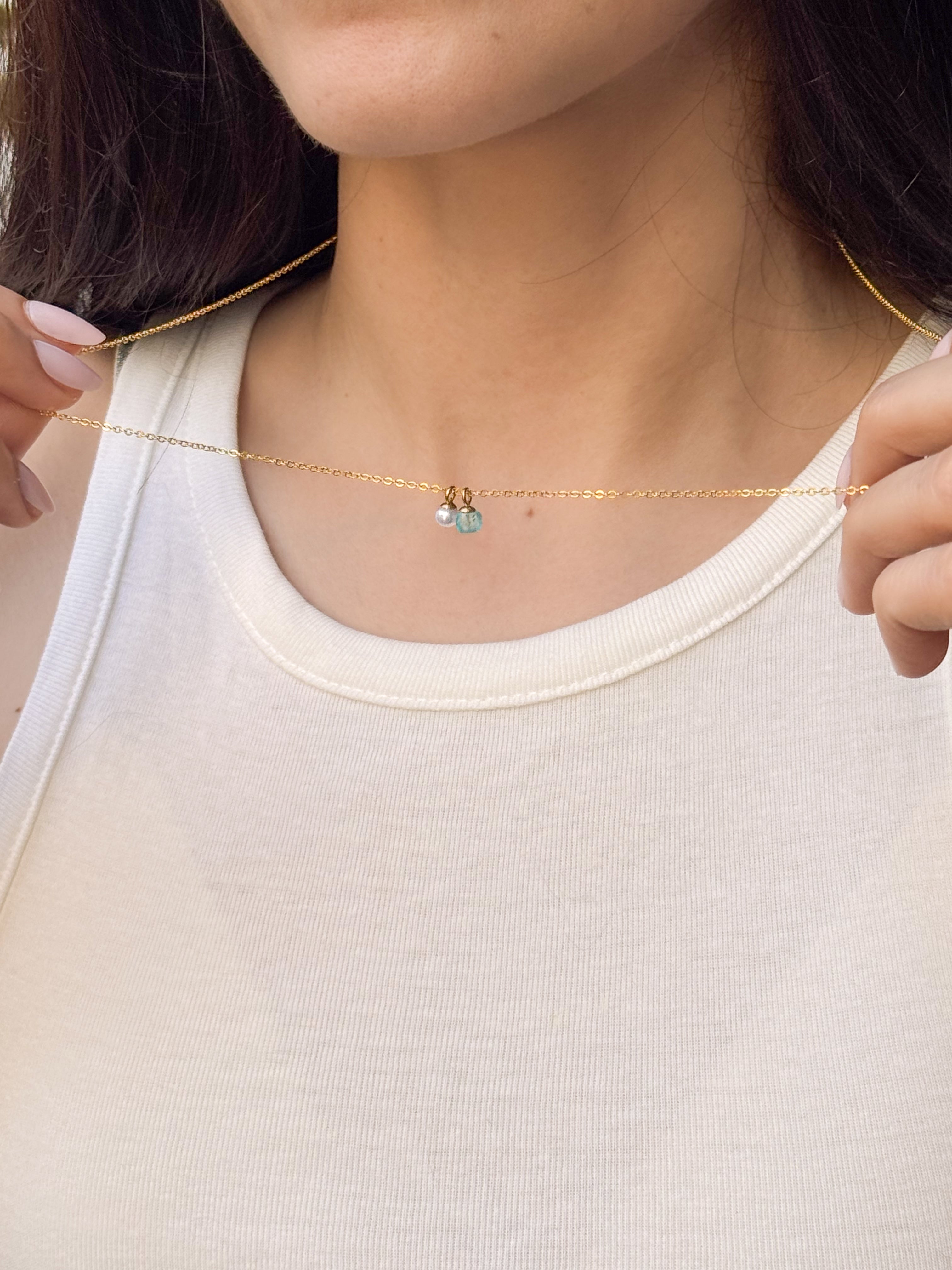 Colar Mini Pedra Aquamarine Clara Natural - Dourado