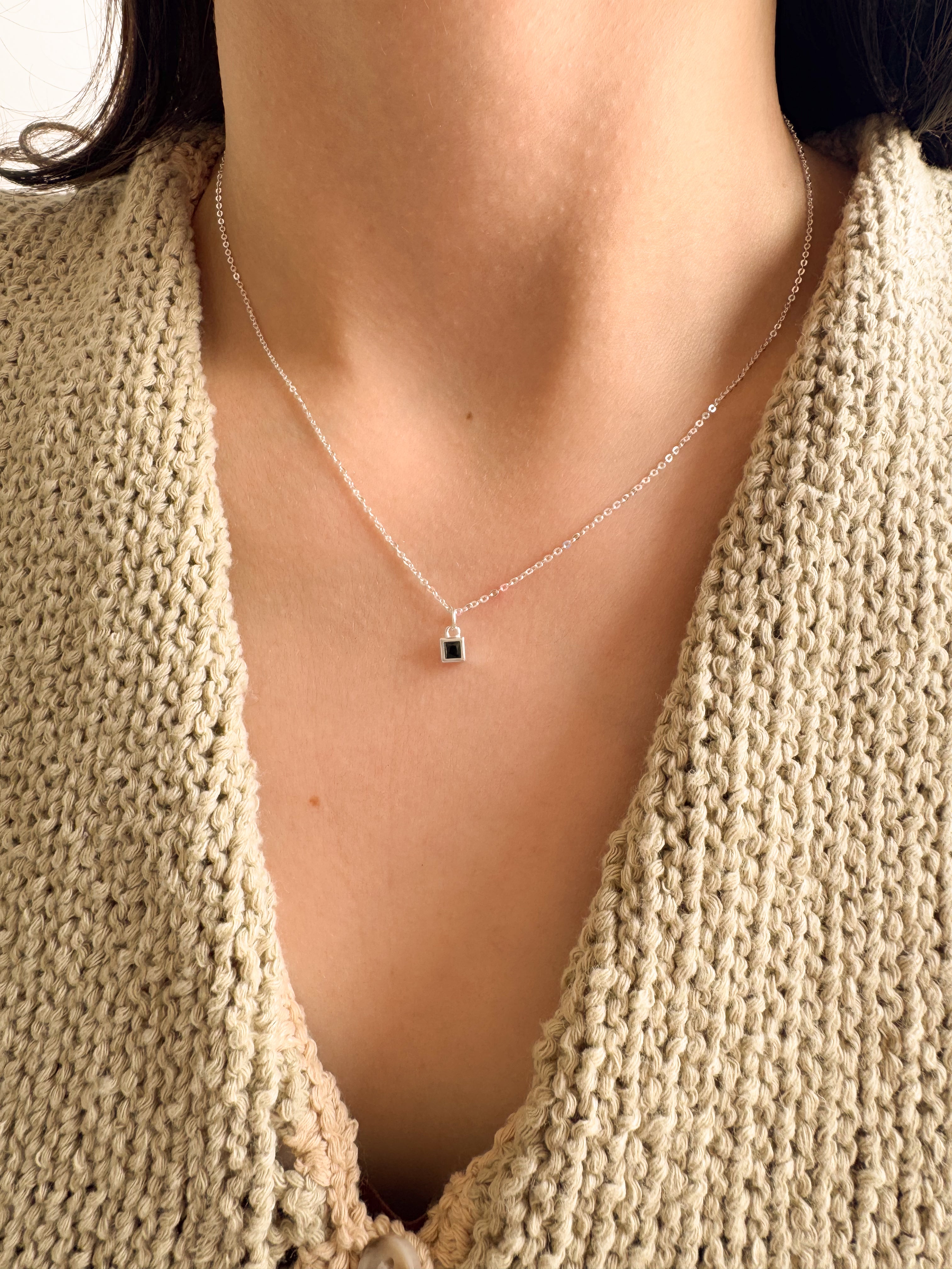 Colar Mini Square Black - Prata 925