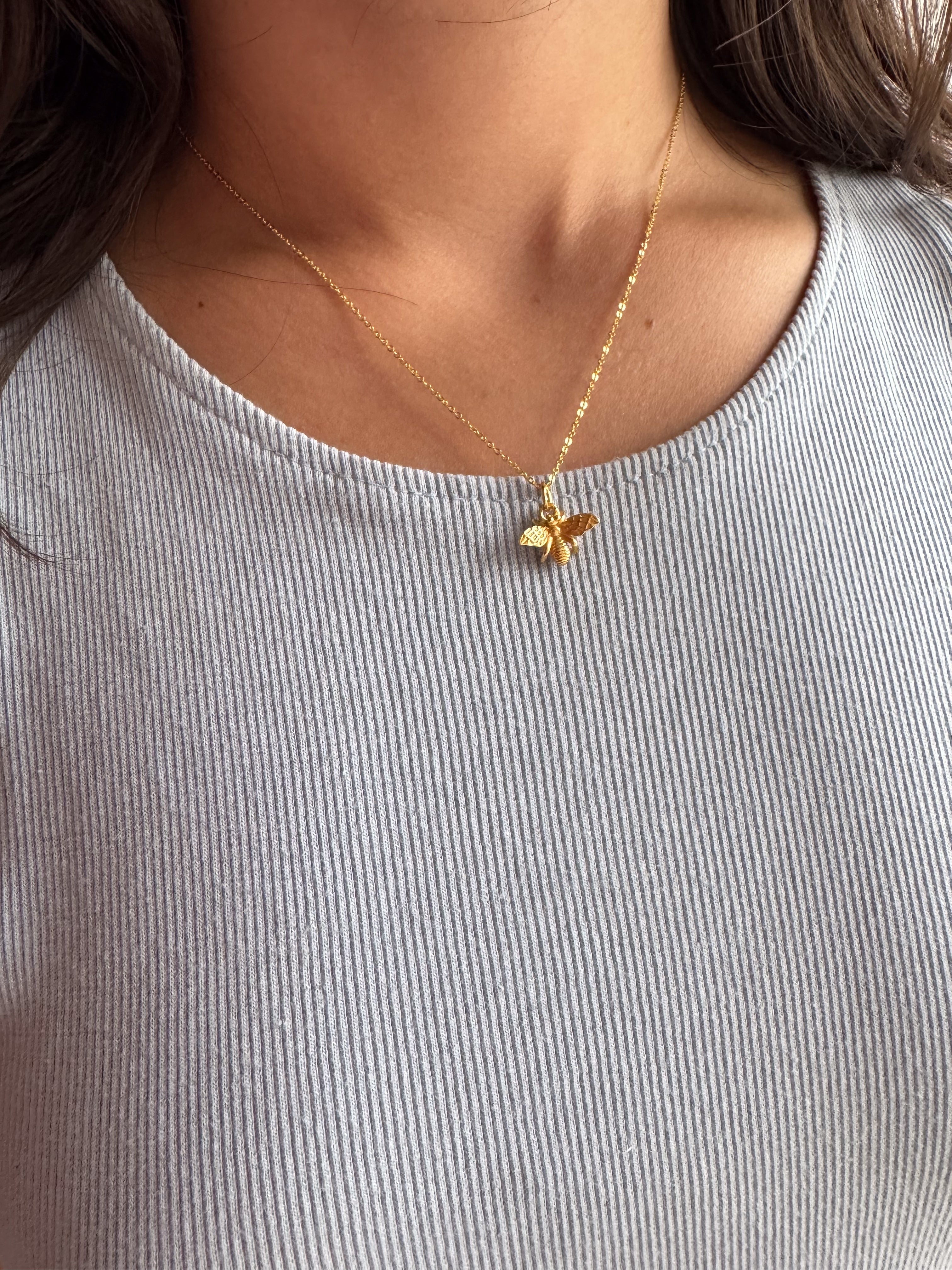 Colar Abelha - Dourado