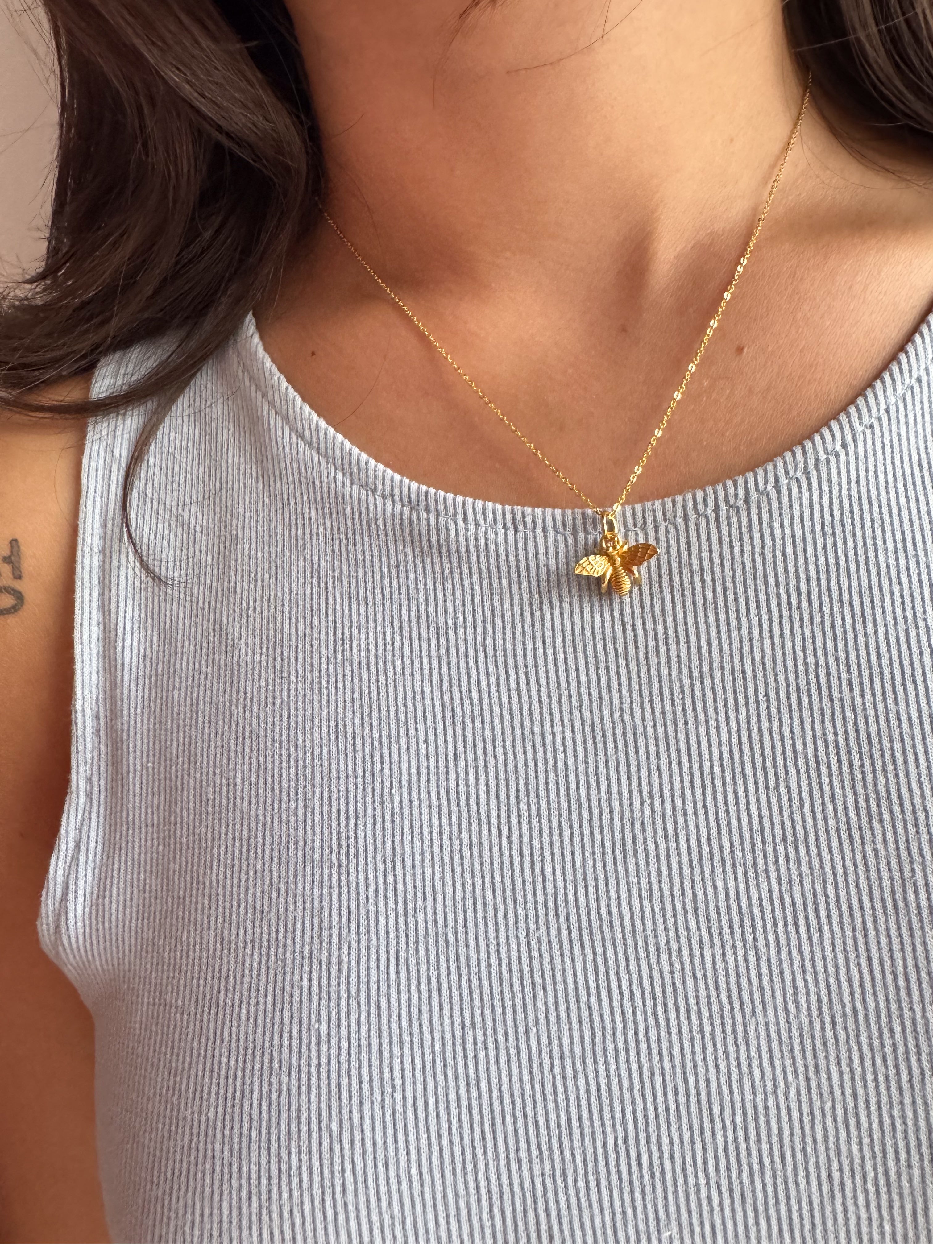 Colar Abelha - Dourado