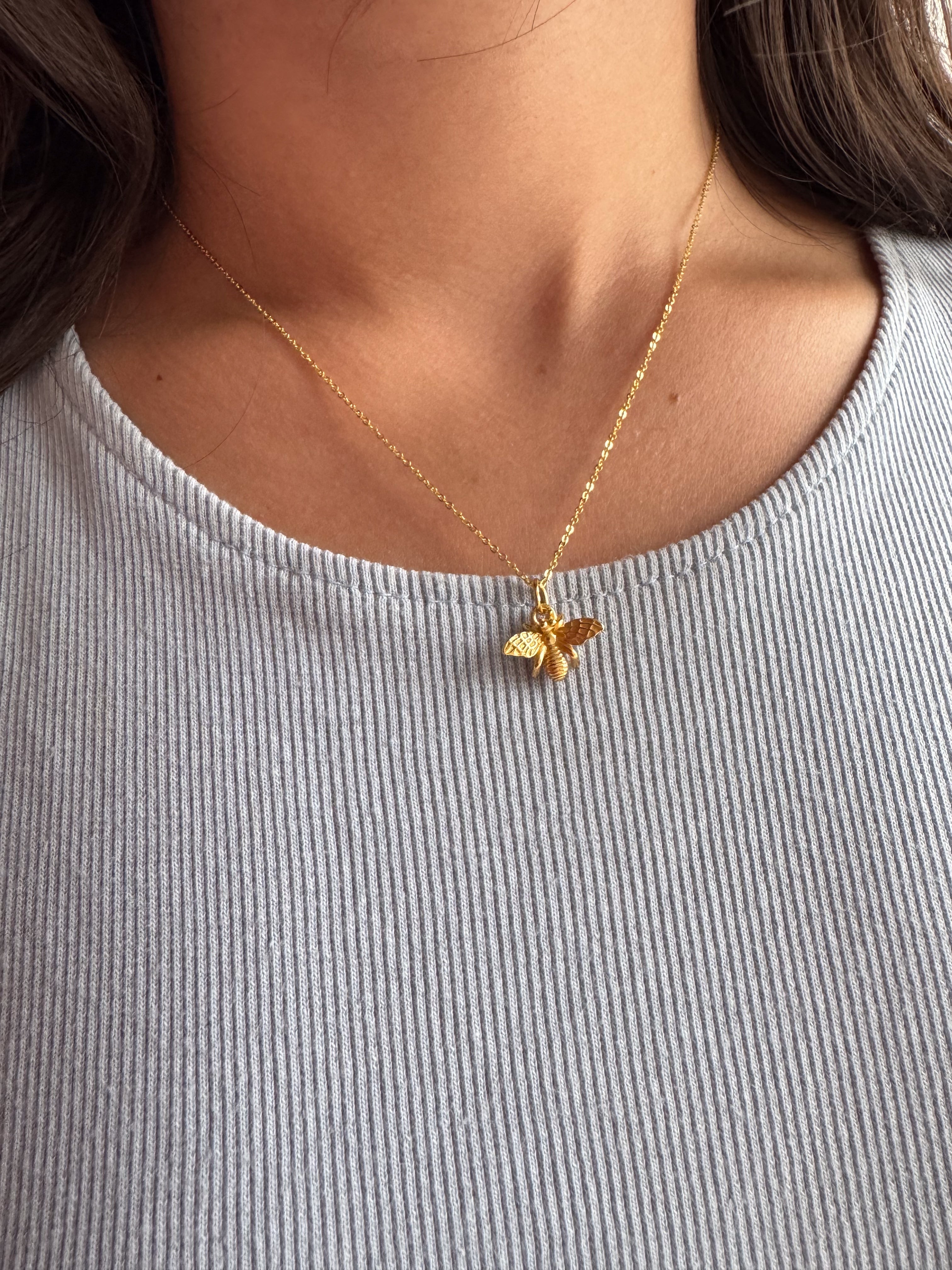 Colar Abelha - Dourado