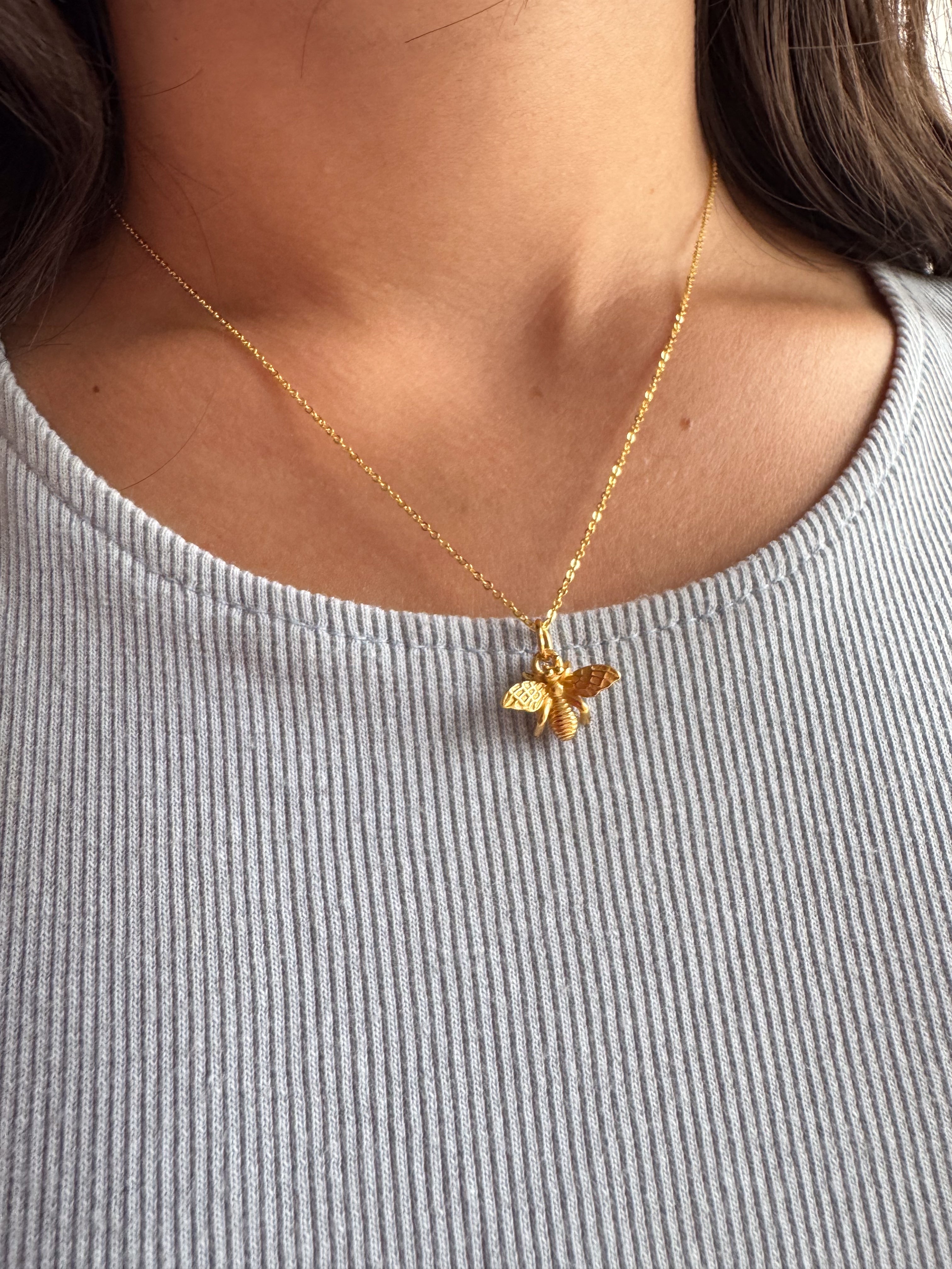 Colar Abelha - Dourado